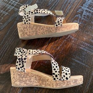 Blowfish Kids Size 2 leopard sandals